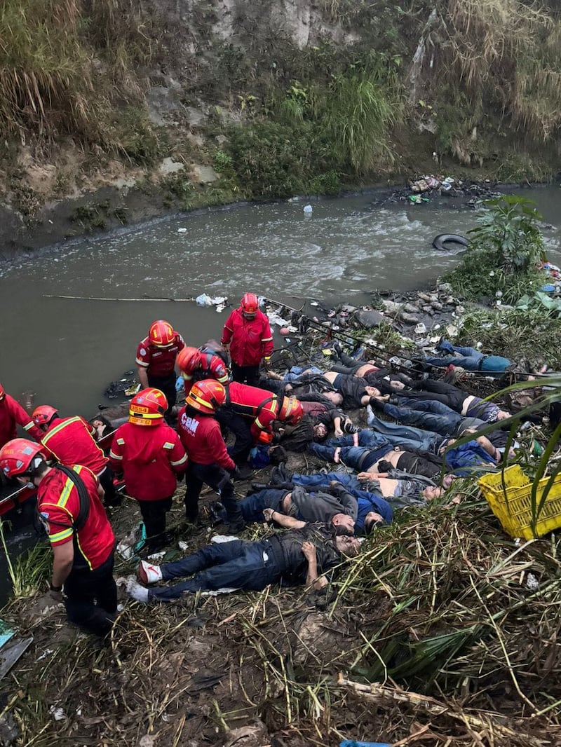 ¡Día de luto nacional! Bernardo Arévalo se pronuncia por el accidente en Puente Belice