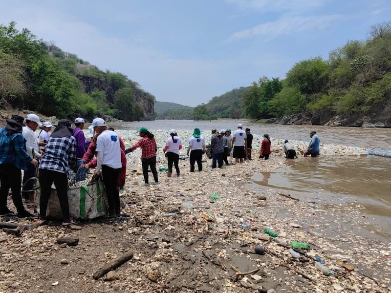 Cementos Progreso busca recuperar la salud del río Motagua, uno de los más contaminados de Guatemala
