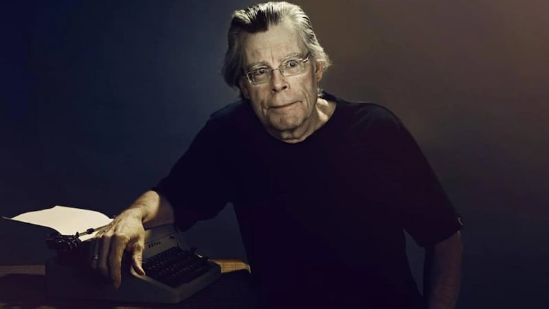 Stephen King fija su postura sobre el uso de su obra como fuente para entrenar sistemas de Inteligencia Artificial como ChatGPT.