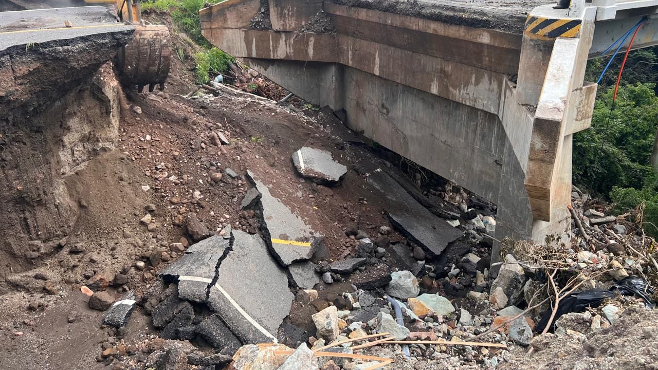 Mientras el puente que conecta a Guatemala con El Salvador continúa afectado. Foto CIV
