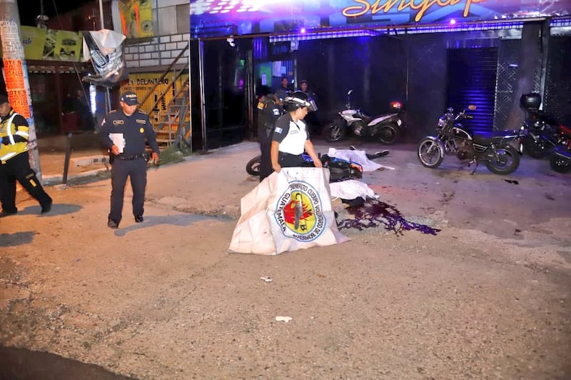 Intensa balacera deja varios muertos y heridos en Mixco