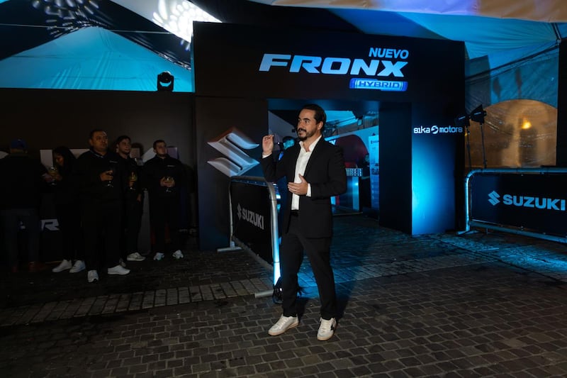 La moderna camioneta Fronx fue presentada por Autos Suzuki y Sika Motors