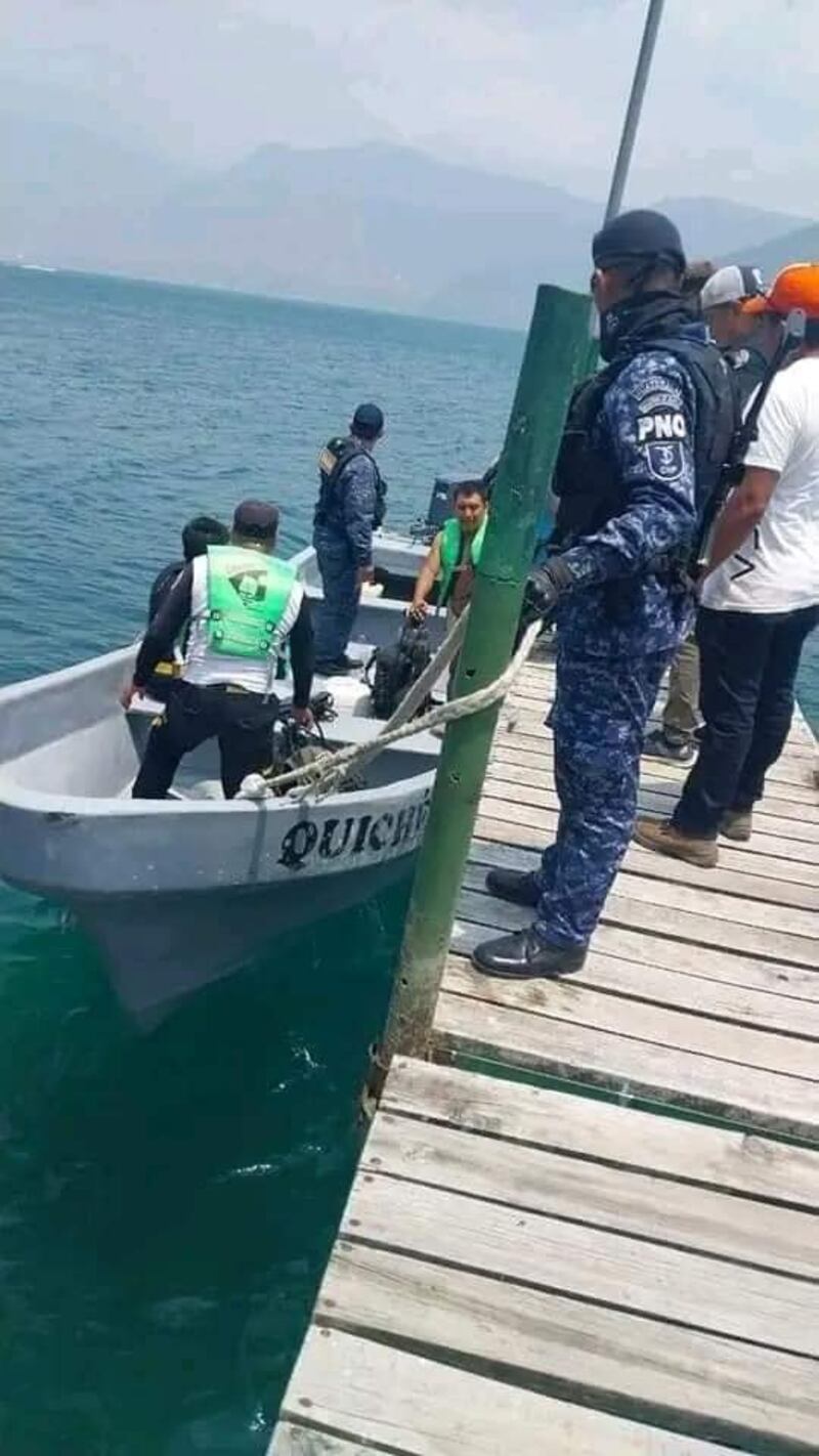 ¡Tragedia en el Lago de Atitlán! Padre e hija caen de su Kayak