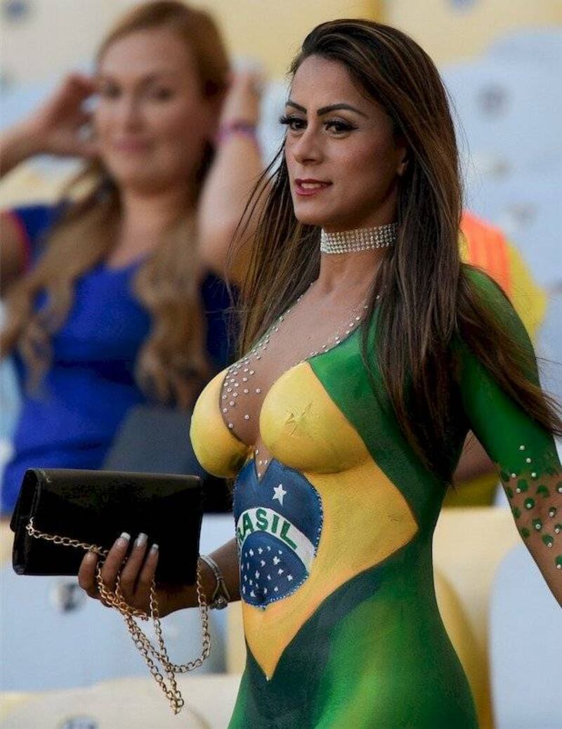 FOTOS. Sexy aficionada brasileña llega sin ropa a la final de la Copa  América – Publinews