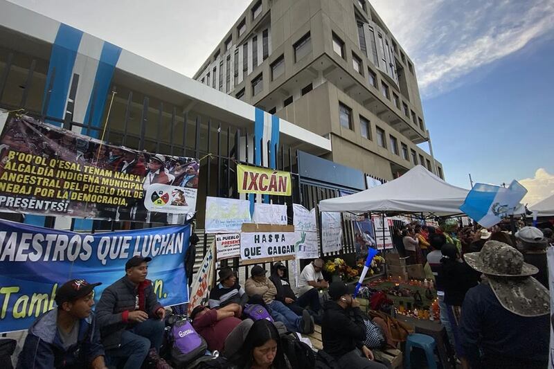 Los bloqueos duraron semanas en todo el territorio nacional.