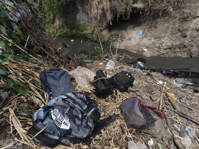 Autobús cayó al barranco debajo del puente Belice. Foto: Mónica Duarte