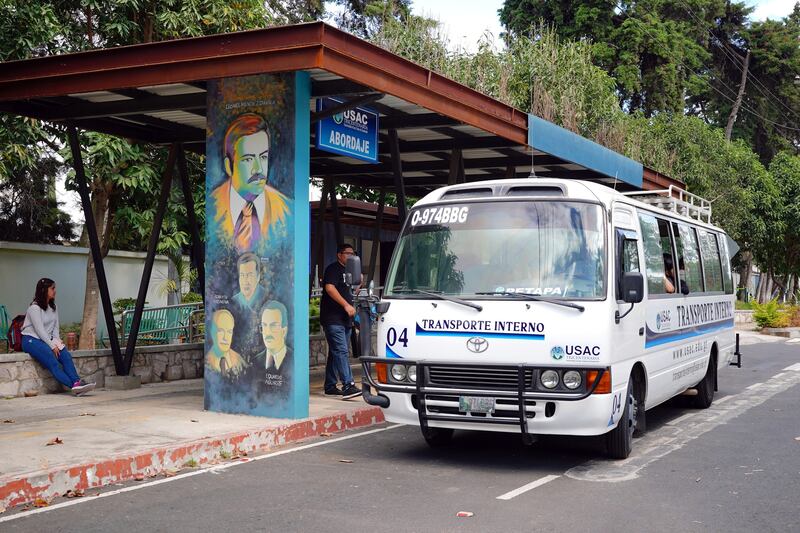 El transporte es gratuito y cuentan con horarios específicos de salida.